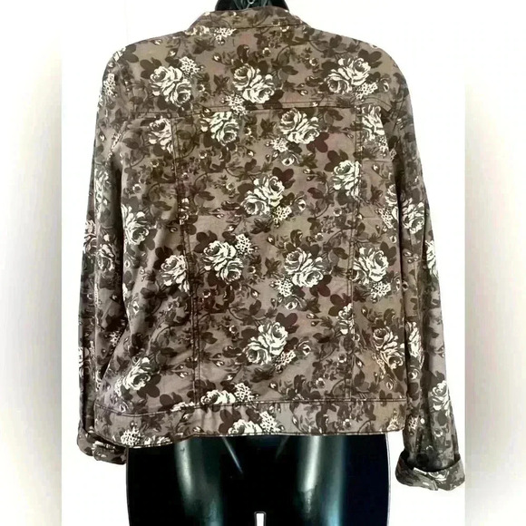 Bandolino Women's Sz M Denim Softer Denim Jacket Collarless Rose Print - Picture 2 of 3